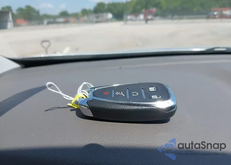 2019 Chevrolet Traverse Premier z USA, uszkodzony, nr VIN 1GNERKKW4KJ210260